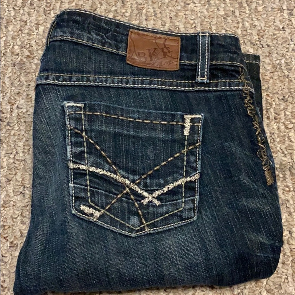 BKE Stella Jeans 28x30. Hem can be released.